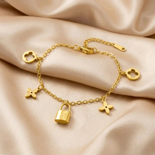 Flowers charm chain bracelet