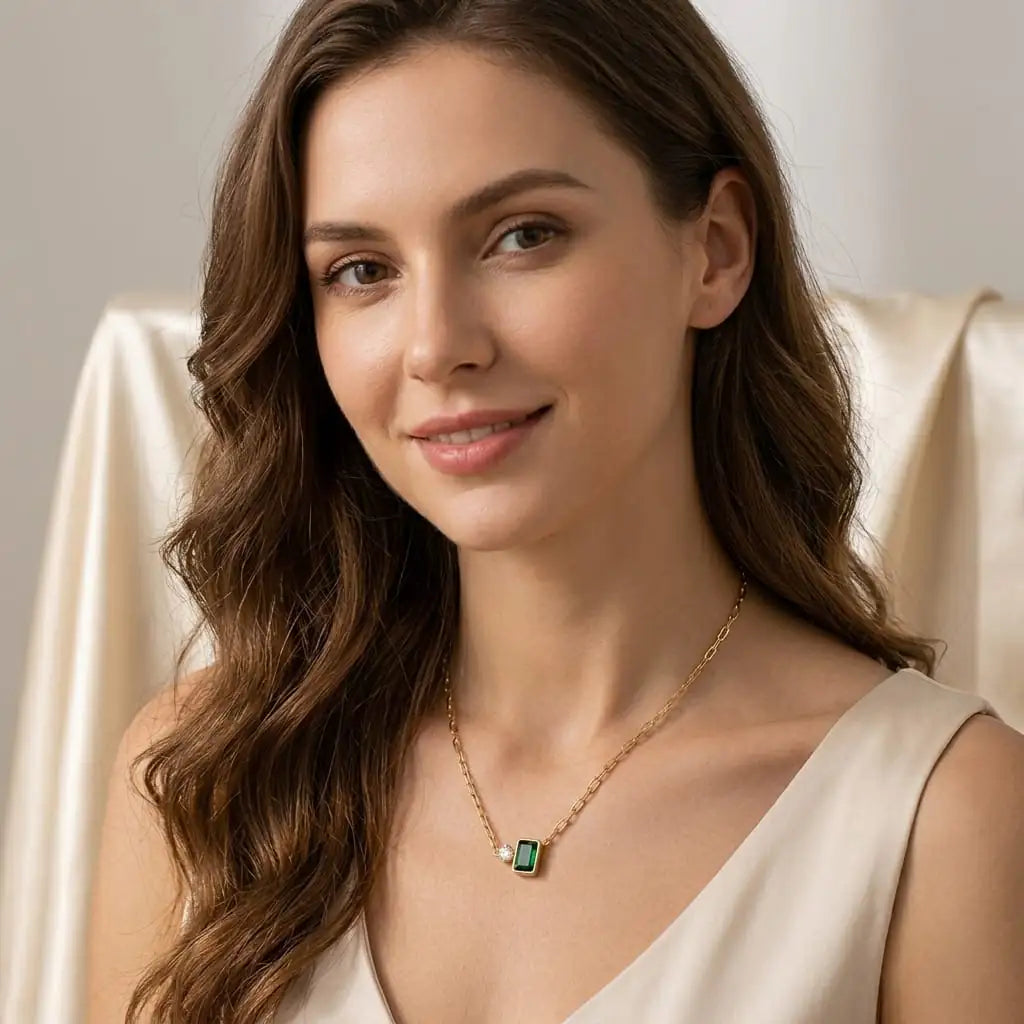 Emerald gem bar necklace