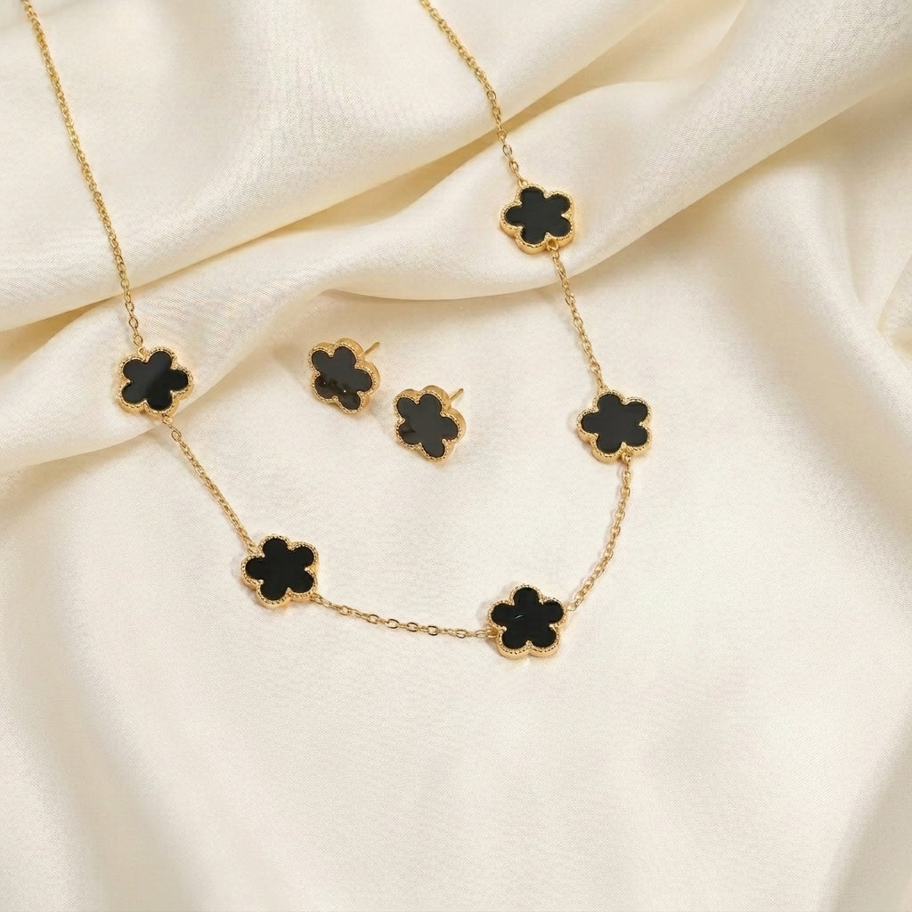 Five-Leaf Clover Earrings And Pendant Combo